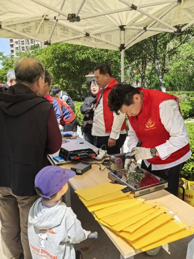 便民惠民暖人心 公益市集进社区——青岛市南区银海一号小区公益市集圆满举办